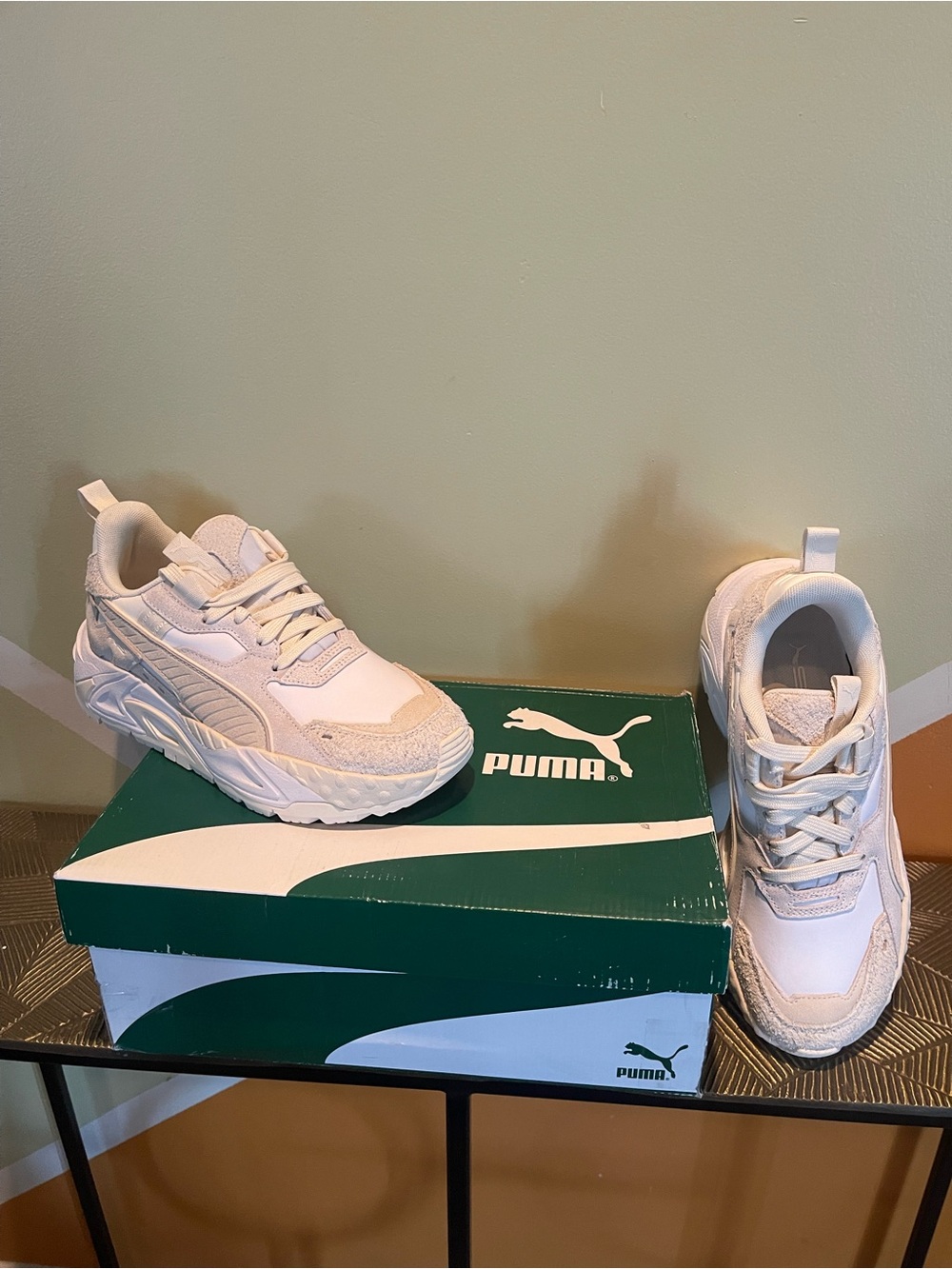 NWT, Puma women’s White Lace-Up Chunky Sneakers